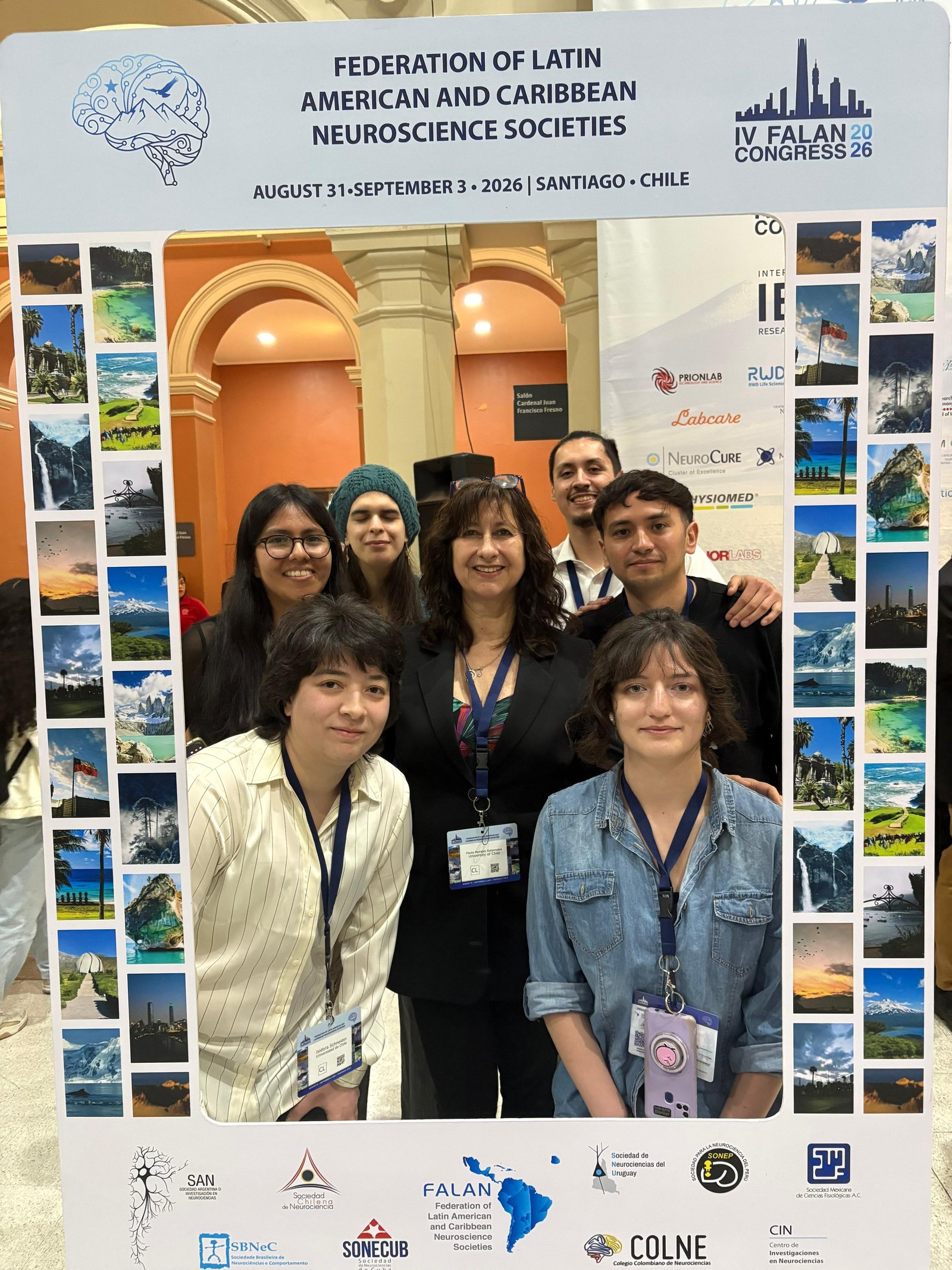 Integrantes del Departamento de Neurociencia en el marco fotográfico del IV Congreso FALAN 2026